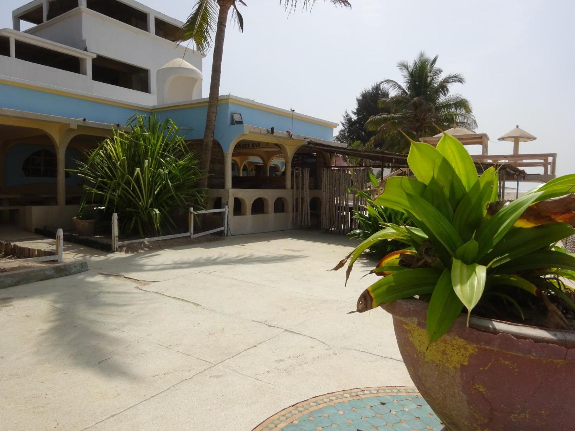 Hotel Du Bar De La Mer Cap Skirring Kabrousse 外观 照片